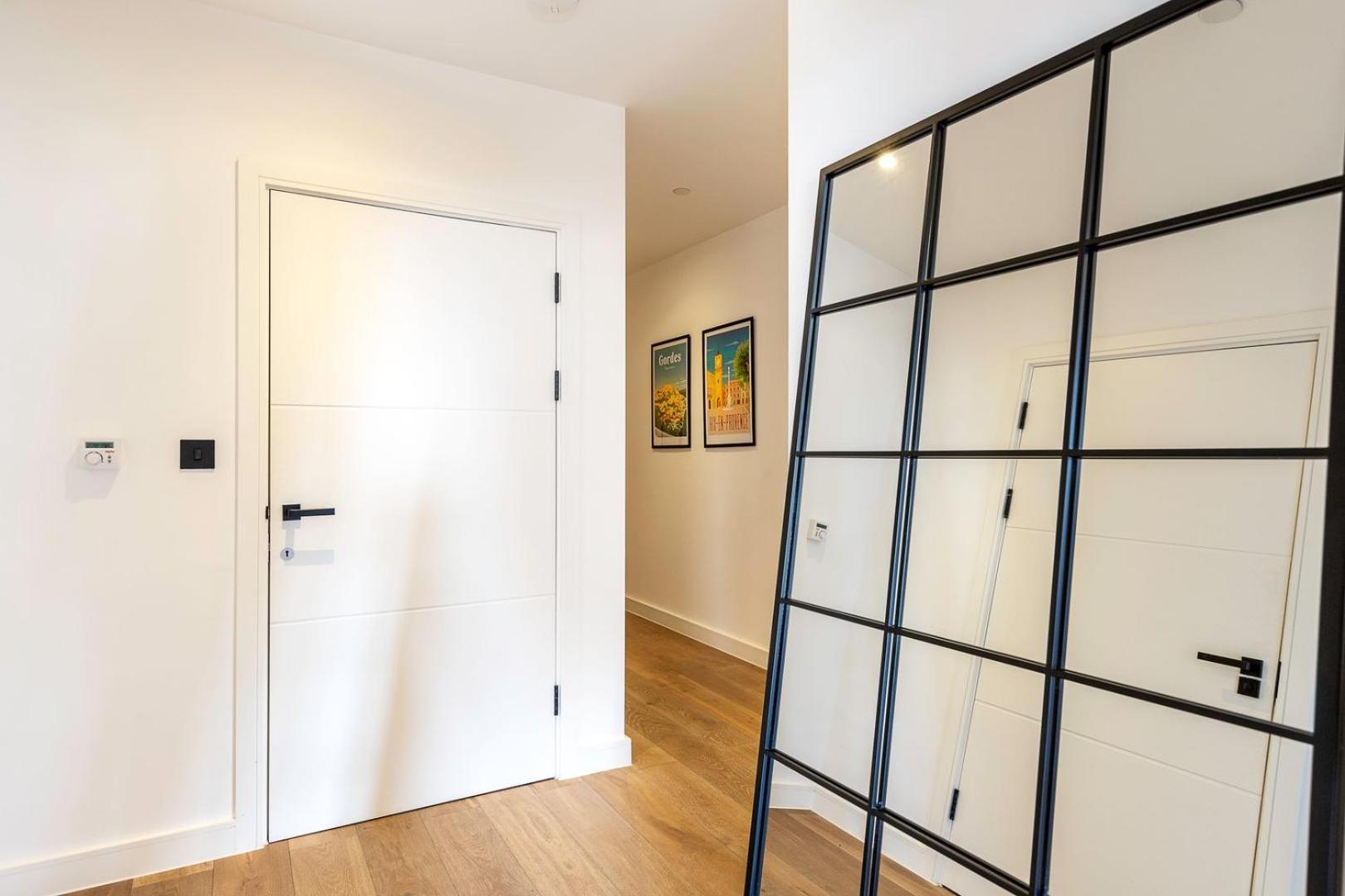 View Spacious 2 Bedroom Penthouse Apartament Londra